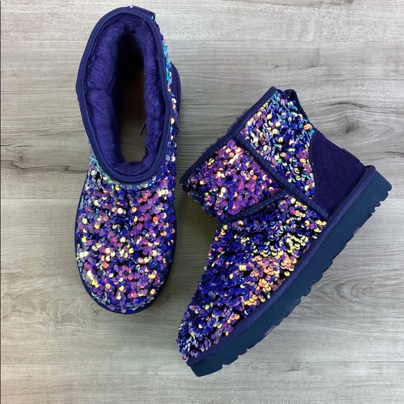 🍃UGG🍃 UGG Classic Mini Stellar Sequin Boots In Black BOOT - Picture 2 of 14